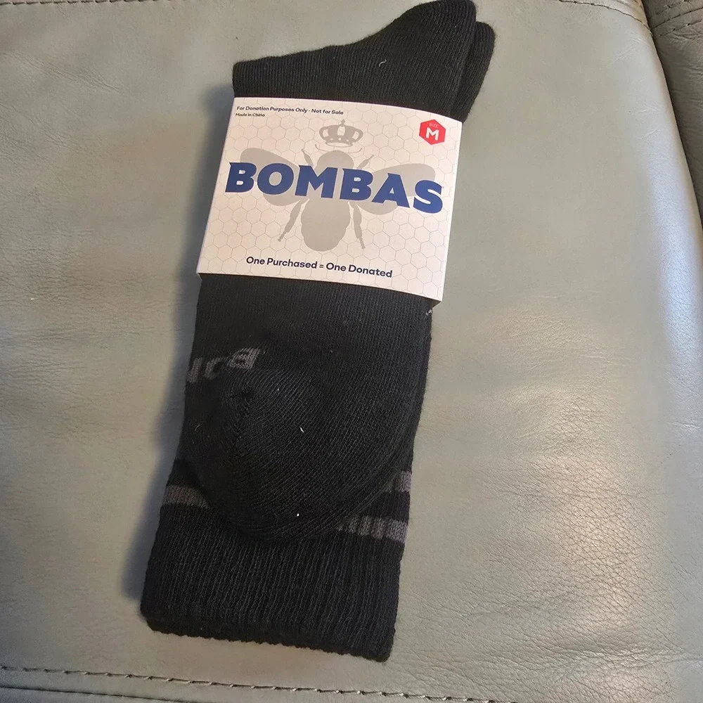 Bombas Mens Crew Socks Black Grey Striped Honeycomb Arch Support Size Medium NWT